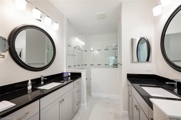 2206  Marquesa  CIR, Naples, FL 34112