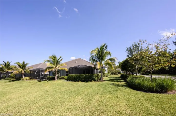 2206  Marquesa  CIR, Naples, FL 34112