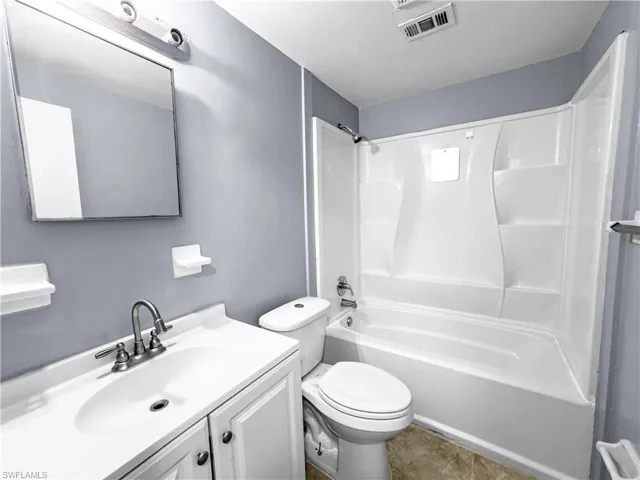 6617 Warwick Cir, Fort Myers, Florida 33919