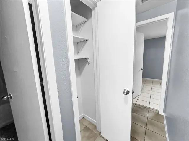 6617 Warwick Cir, Fort Myers, Florida 33919