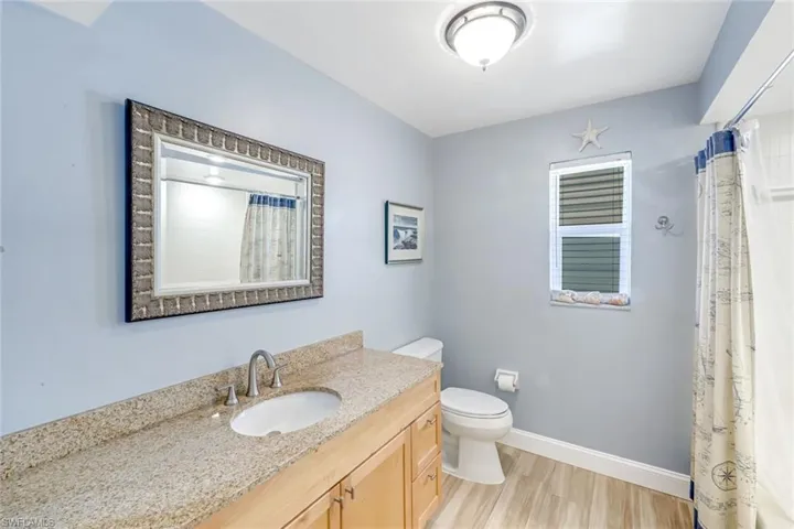 Guest Bathroom with Tub/Shower Combination