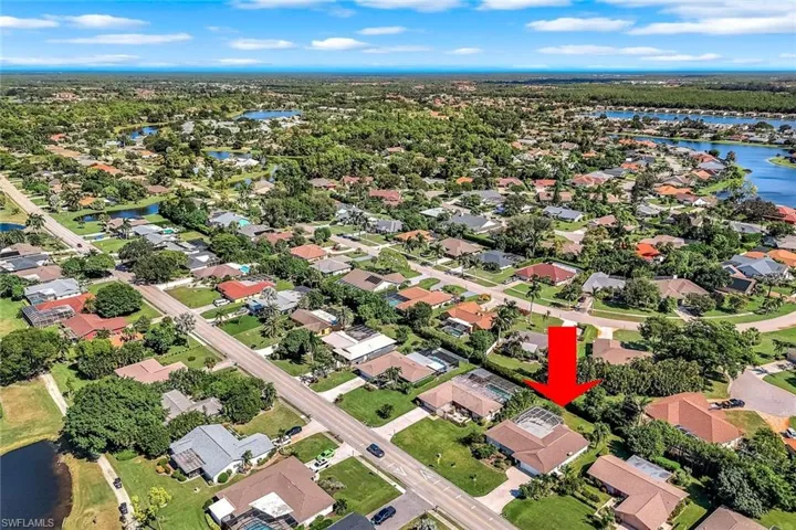 Lakewood Community is a hidden gem wit close proximity to the white sandy beaches and 5th Ave/3rd Street