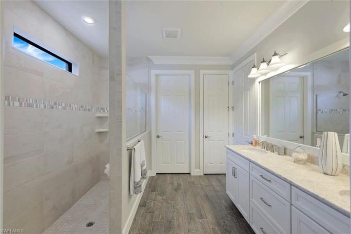 Huge walk in shower