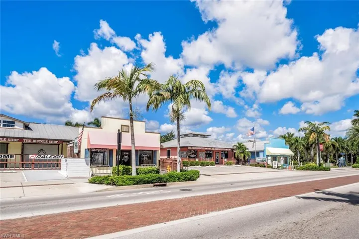26983  Wildwood Pines  LN, Bonita Springs, FL 34135