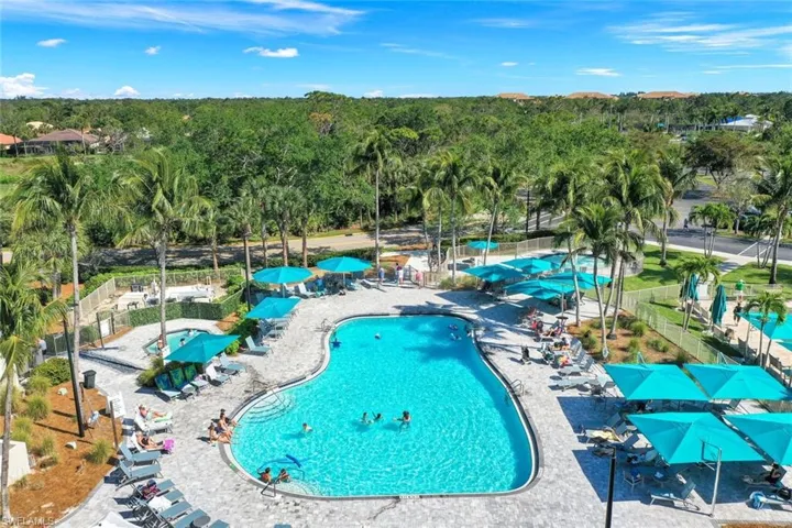 Resort Style Pool provides fun in the Sun for everyone! Complete with Spa and Splash pad for the kids/grandchildren!