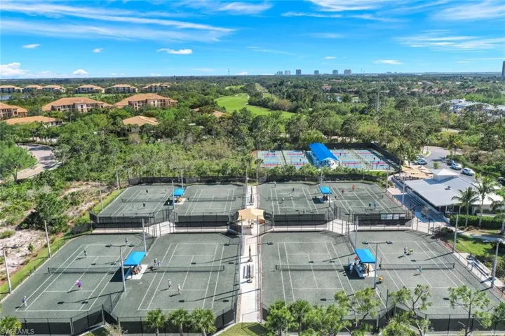 Eight lighted Har-Tru, Hydro-Grid courts.