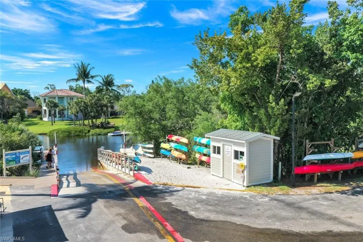 The Boat Ramp and Launch Area is located at the River Club. Kayaks and stand-up paddleboards (SUPs) are available, free of charge, to members and their guests! There are also 125 dry boat storage lots located on Pelican Sound property.