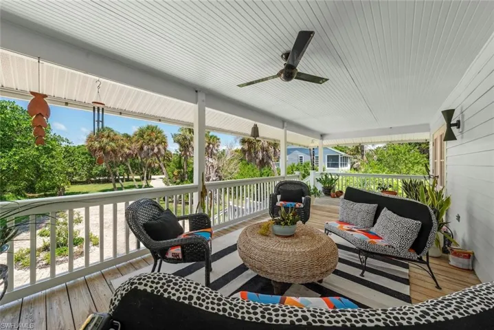 6062 Dinkins Lake Rd, Sanibel, Florida 33957