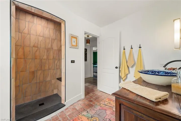 6062 Dinkins Lake Rd, Sanibel, Florida 33957