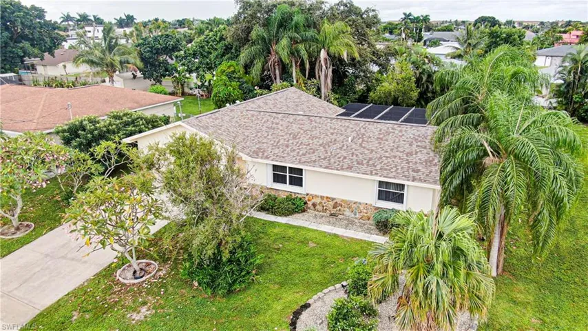 Aerial view of property and surrounding area