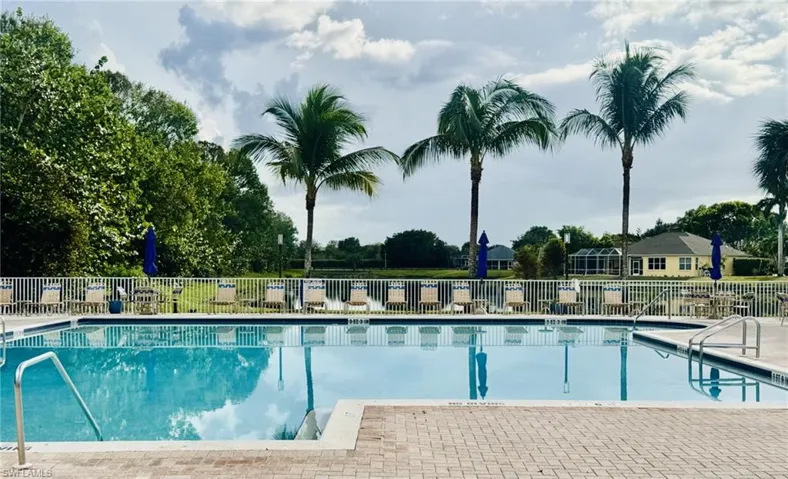 7520  Citrus Hill  LN, Naples, FL 34109