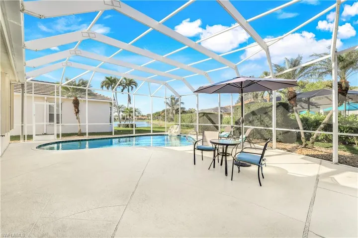 Pool/ Oversized Lanai