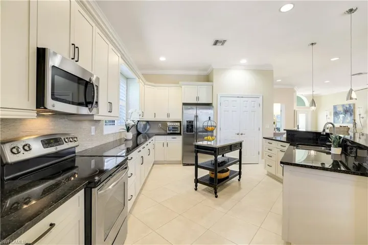 Spacious Kitchen