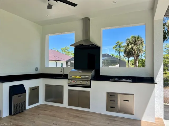 Outdoor Kitchen