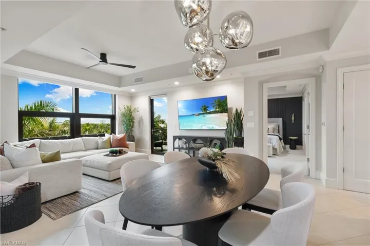 9115  Strada  PL, Naples, FL 34108