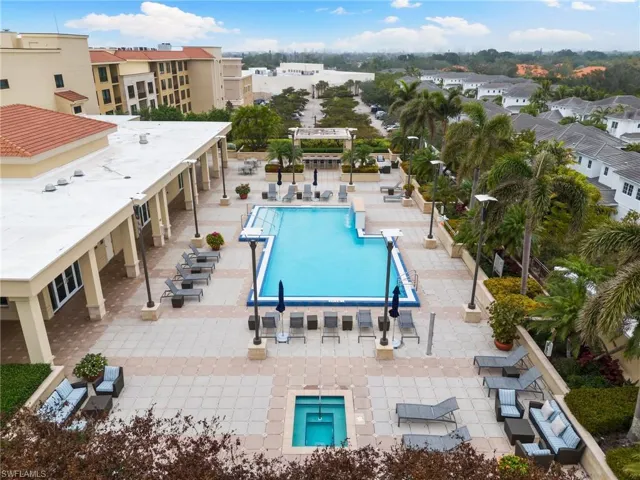 9115  Strada  PL, Naples, FL 34108