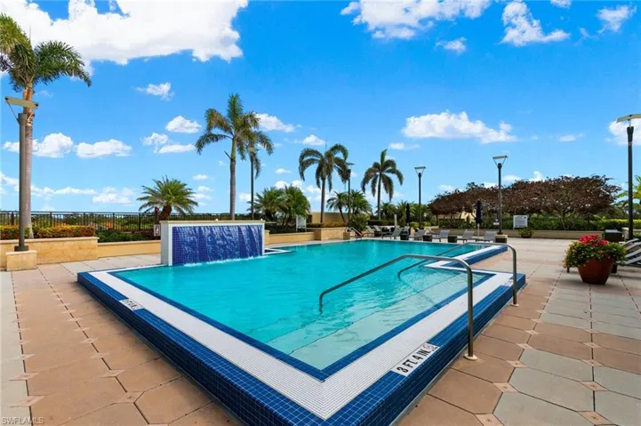 9115  Strada  PL, Naples, FL 34108