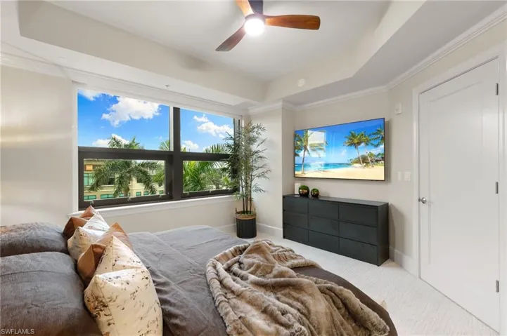 9115  Strada  PL, Naples, FL 34108