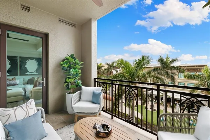 9115  Strada  PL, Naples, FL 34108