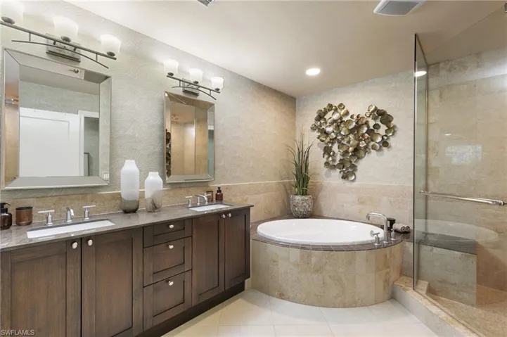 9115  Strada  PL, Naples, FL 34108