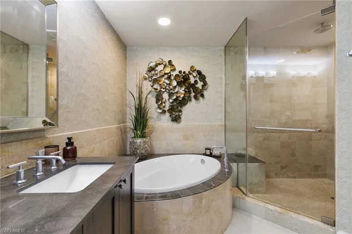 9115  Strada  PL, Naples, FL 34108