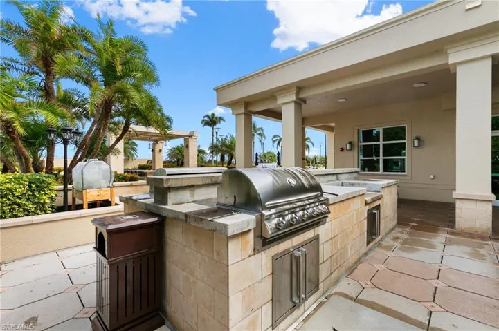 9115  Strada  PL, Naples, FL 34108