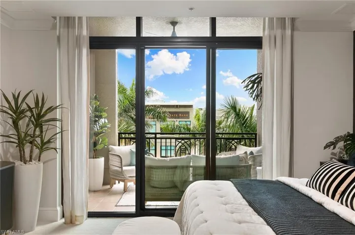 9115  Strada  PL, Naples, FL 34108