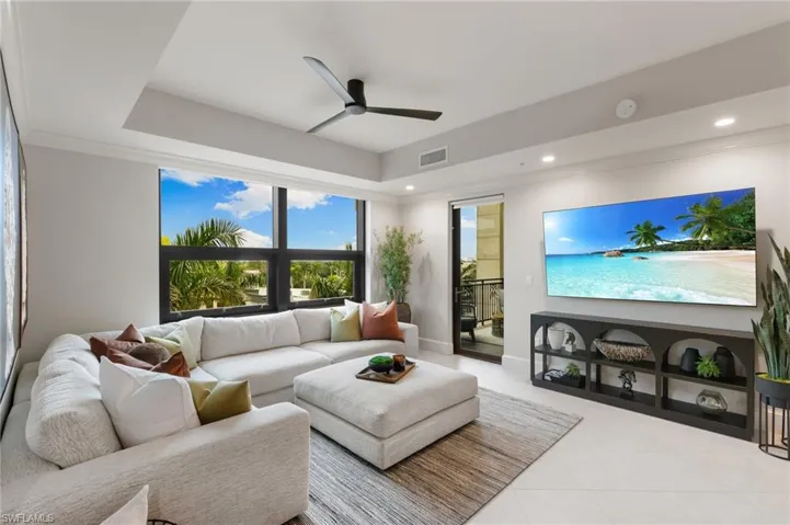 9115  Strada  PL, Naples, FL 34108