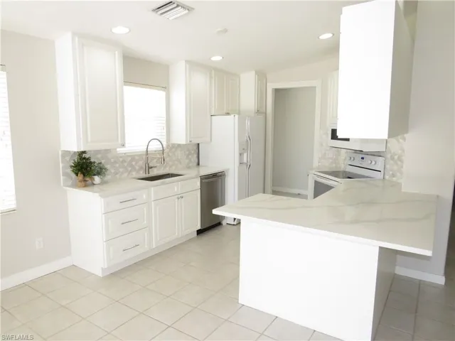 4186 Los Altos Ct, Naples, Florida 34109