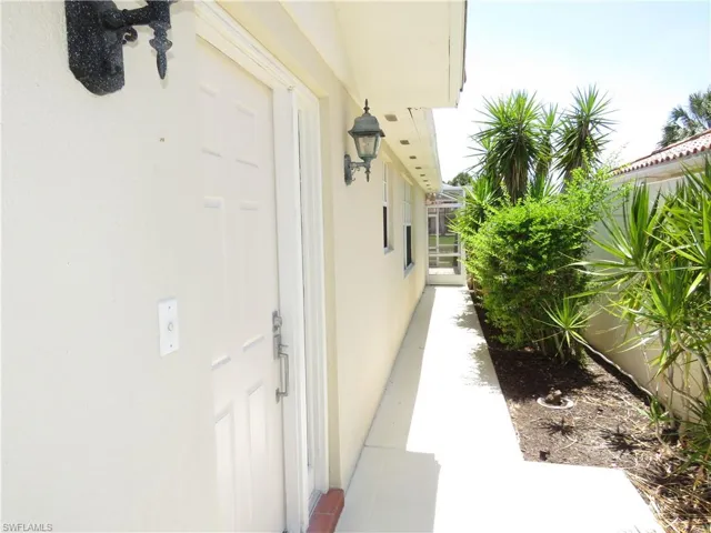 4186 Los Altos Ct, Naples, Florida 34109