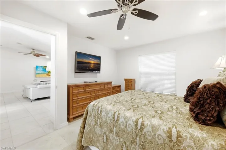 4680  24th SE AVE, Naples, FL 34117