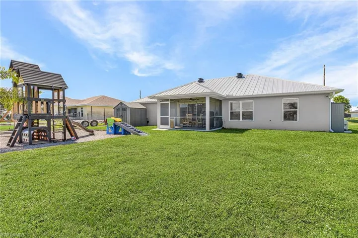 621 Nw 18th Pl, Cape Coral, Florida 33993