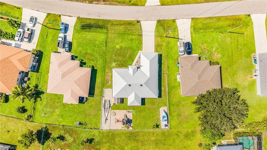 621 Nw 18th Pl, Cape Coral, Florida 33993