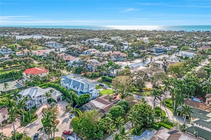 Beautiful Aqualane Shores