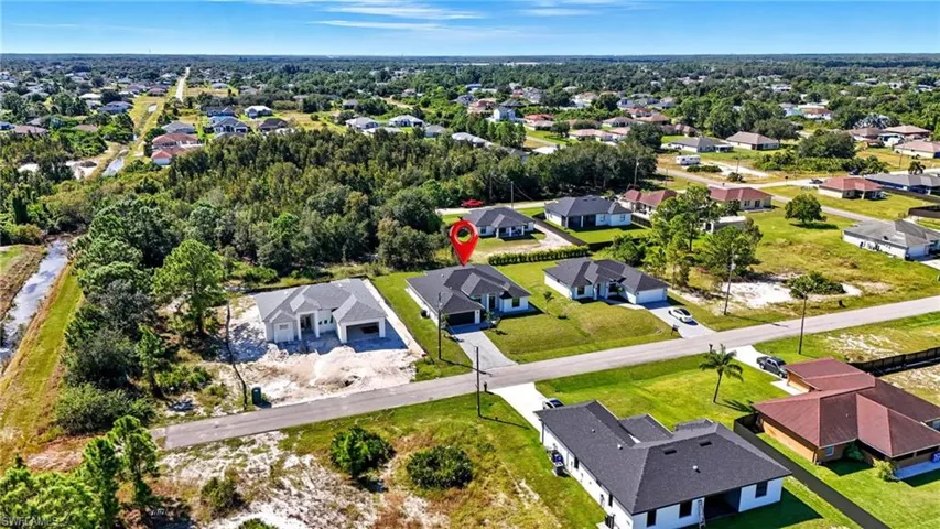 2705  34th SW ST, Lehigh Acres, FL 33976
