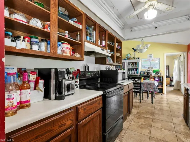 209 Ne 9th Ct, Cape Coral, Florida 33909