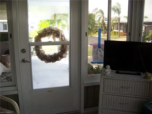 Exterior door to outside from lanai