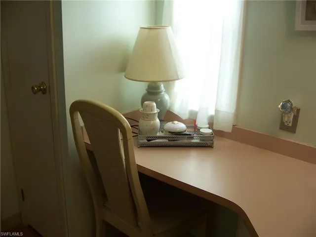 Make up area for the ladies in master bath!!!