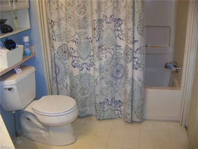 Guest bath.