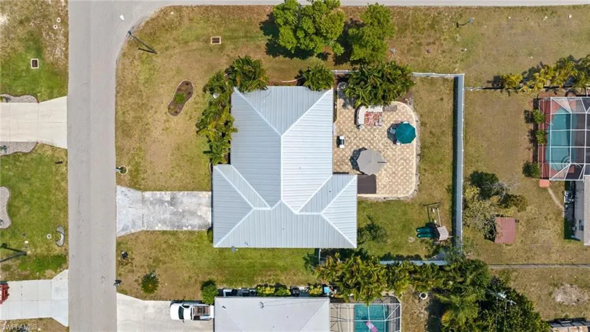 1518 NE 2nd  ST, Cape Coral, FL 33909