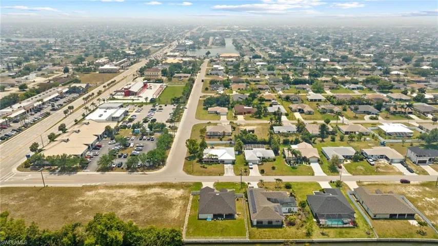 1518 NE 2nd  ST, Cape Coral, FL 33909