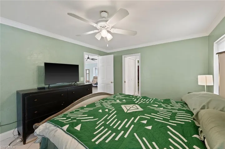 1518 NE 2nd  ST, Cape Coral, FL 33909