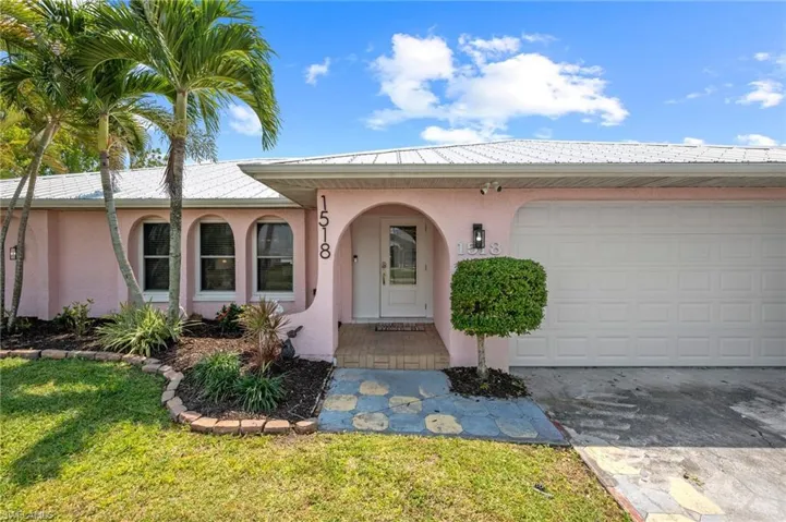 1518 NE 2nd  ST, Cape Coral, FL 33909