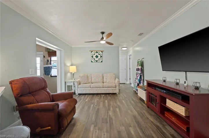 1518 NE 2nd  ST, Cape Coral, FL 33909