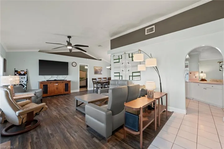 1518 NE 2nd  ST, Cape Coral, FL 33909