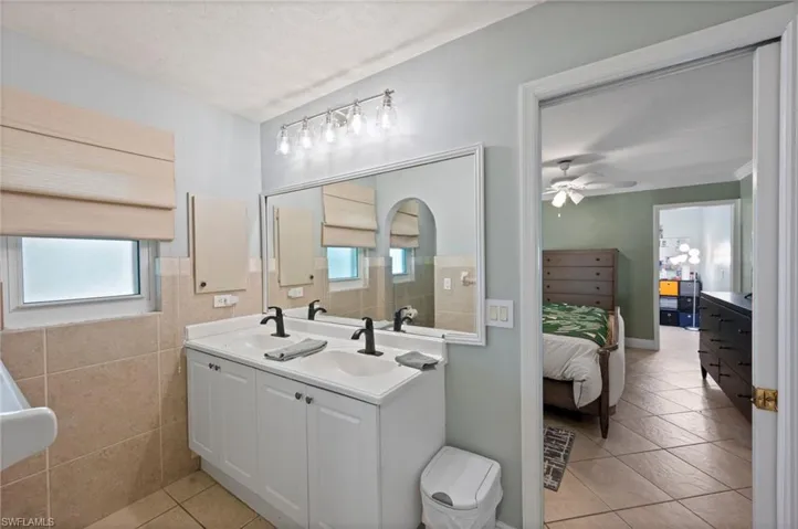 1518 NE 2nd  ST, Cape Coral, FL 33909