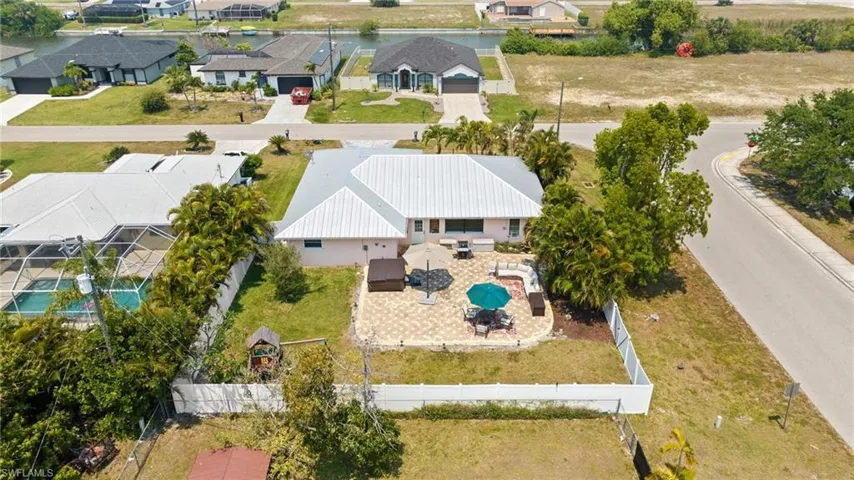 1518 NE 2nd  ST, Cape Coral, FL 33909