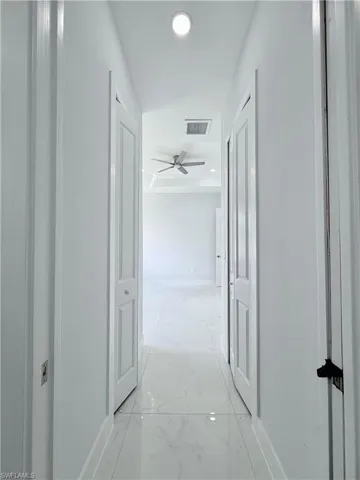 2 walking closets