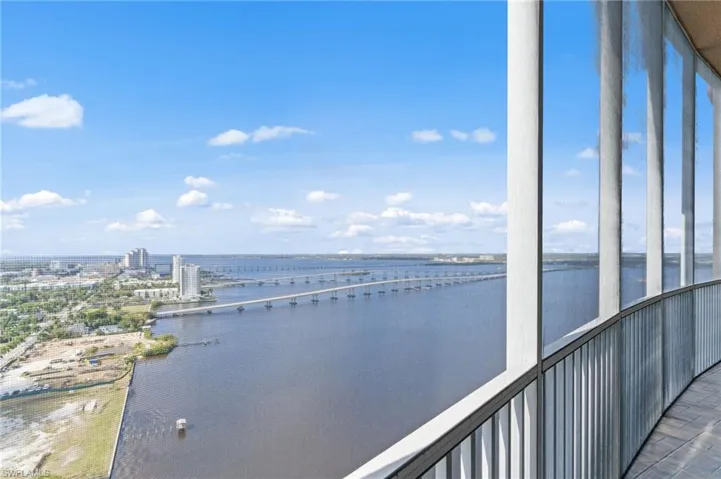 2743 1st St 2703, Fort Myers, Florida 33916