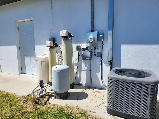 1424 Nw 10th Ave, Cape Coral Fl 33993